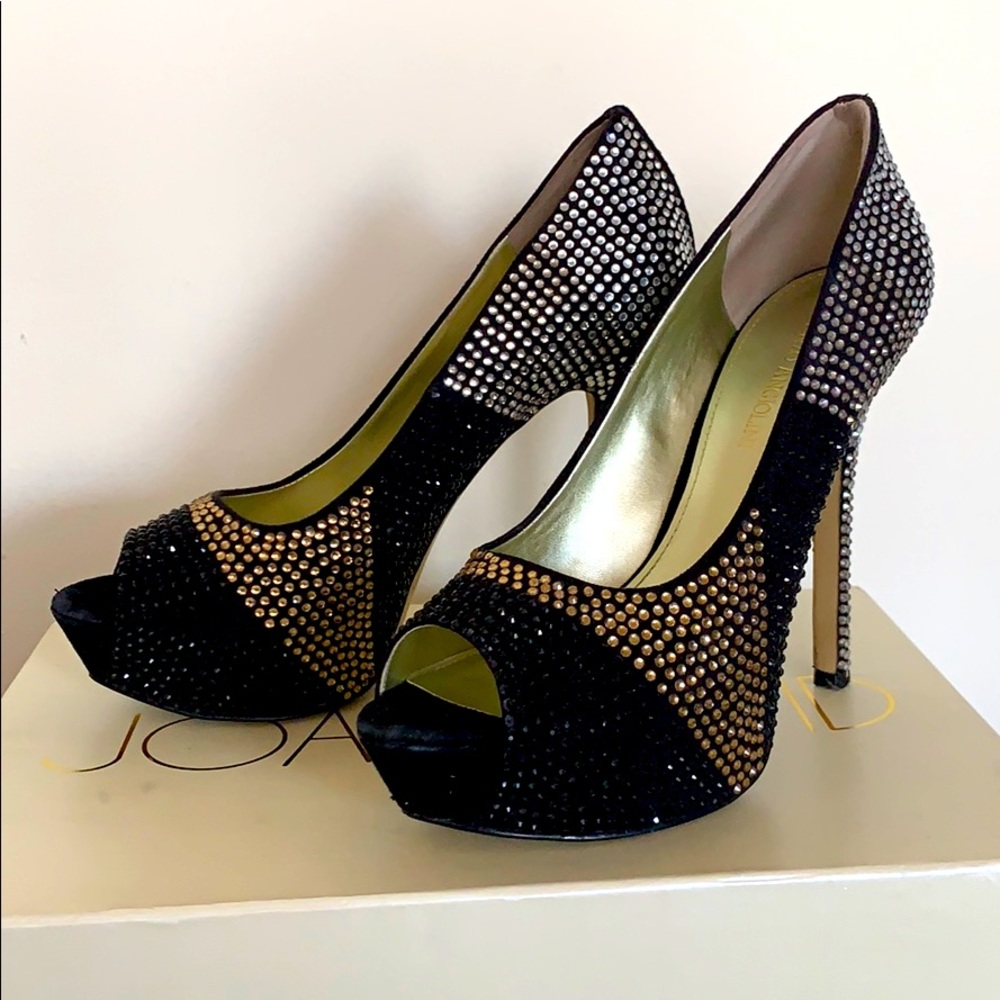 High hills shoes with Swarovski.